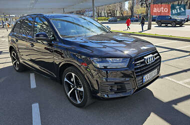 Внедорожник / Кроссовер Audi Q7 2018 в 