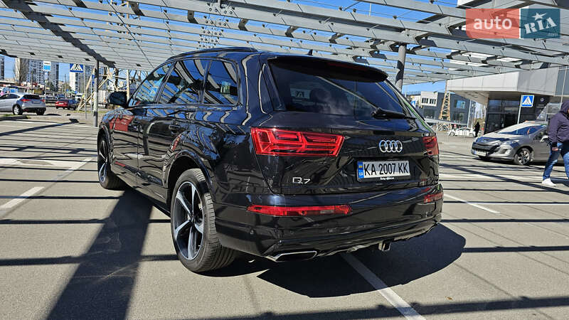 Позашляховик / Кросовер Audi Q7 2018 в Обухові
