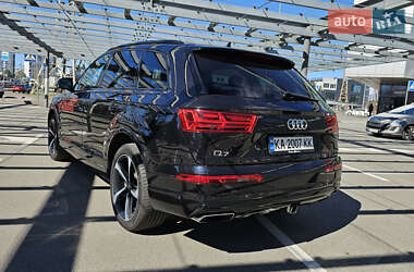 Внедорожник / Кроссовер Audi Q7 2018 в 