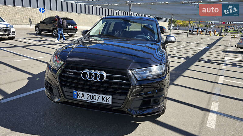 Позашляховик / Кросовер Audi Q7 2018 в Обухові