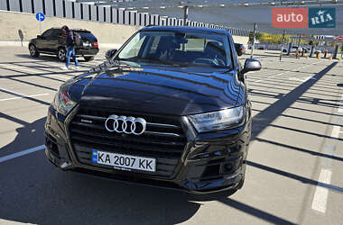 Внедорожник / Кроссовер Audi Q7 2018 в 