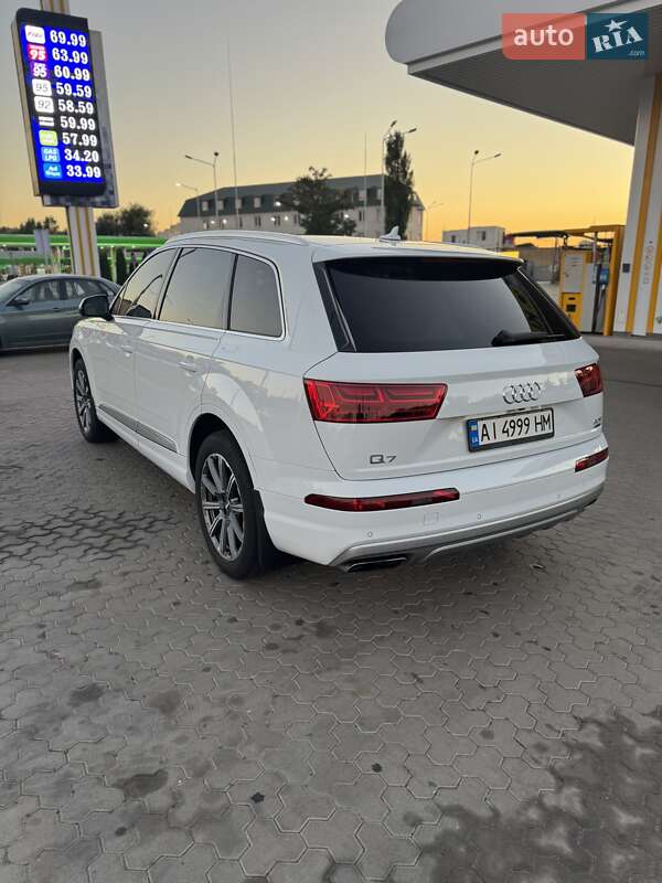 Позашляховик / Кросовер Audi Q7 2016 в Києві