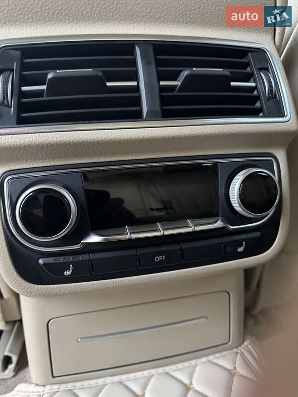 Позашляховик / Кросовер Audi Q7 2016 в Києві