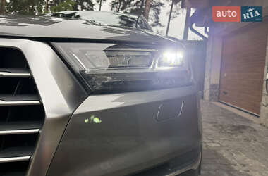 Внедорожник / Кроссовер Audi Q7 2017 в 