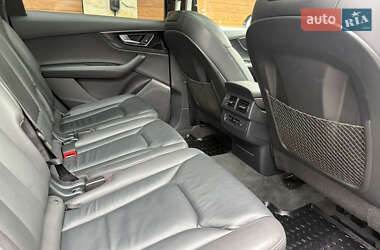 Внедорожник / Кроссовер Audi Q7 2017 в 