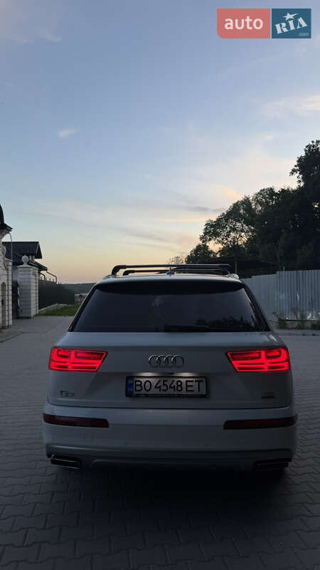 Позашляховик / Кросовер Audi Q7 2015 в Тернополі
