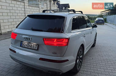 Внедорожник / Кроссовер Audi Q7 2015 в 