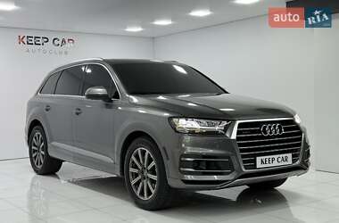 Позашляховик / Кросовер Audi Q7 2017 в 