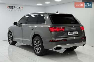 Позашляховик / Кросовер Audi Q7 2017 в 
