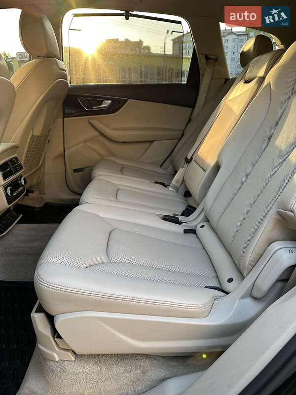 Позашляховик / Кросовер Audi Q7 2016 в Івано-Франківську
