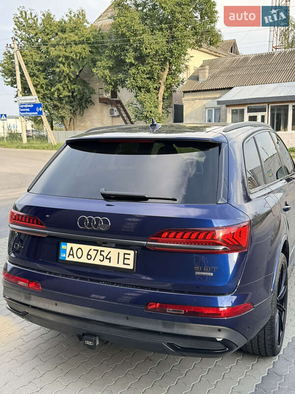 Позашляховик / Кросовер Audi Q7 2019 в Ужгороді