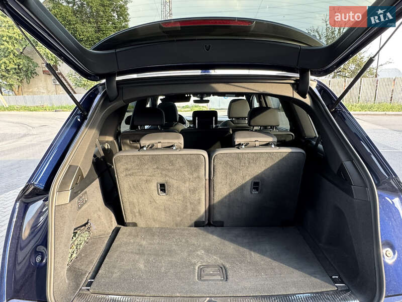 Позашляховик / Кросовер Audi Q7 2019 в Ужгороді