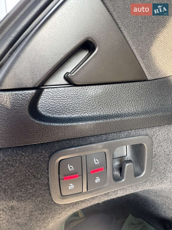 Позашляховик / Кросовер Audi Q7 2019 в Ужгороді