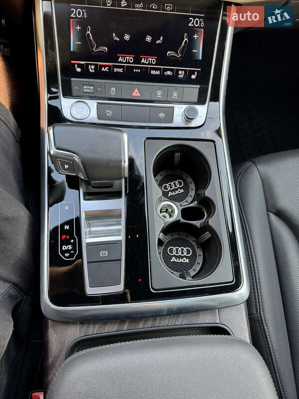 Позашляховик / Кросовер Audi Q7 2019 в Ужгороді