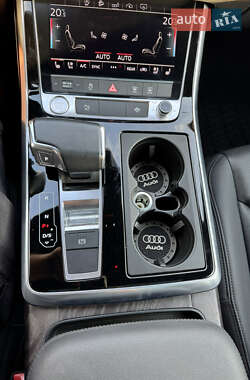 Позашляховик / Кросовер Audi Q7 2019 в 