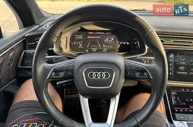 Позашляховик / Кросовер Audi Q7 2019 в 