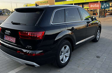 Позашляховик / Кросовер Audi Q7 2017 в 