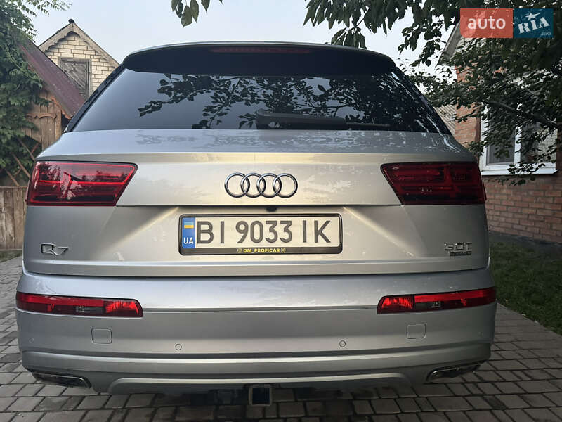 Внедорожник / Кроссовер Audi Q7 2016 в Полтаве