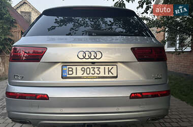 Позашляховик / Кросовер Audi Q7 2016 в 