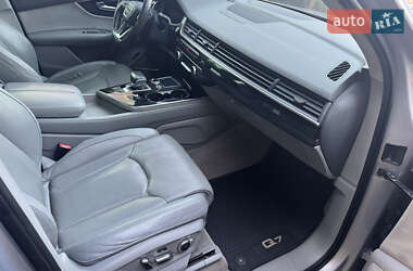 Позашляховик / Кросовер Audi Q7 2016 в 