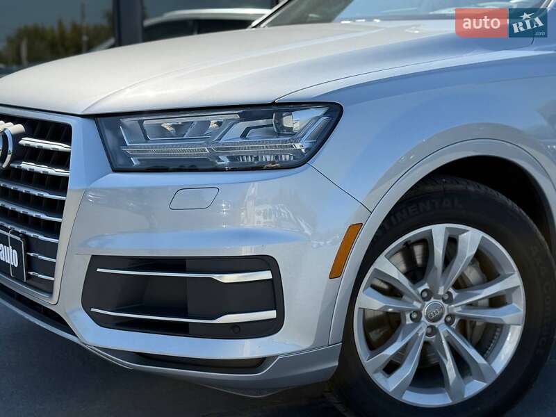 Внедорожник / Кроссовер Audi Q7 2017 в Ровно