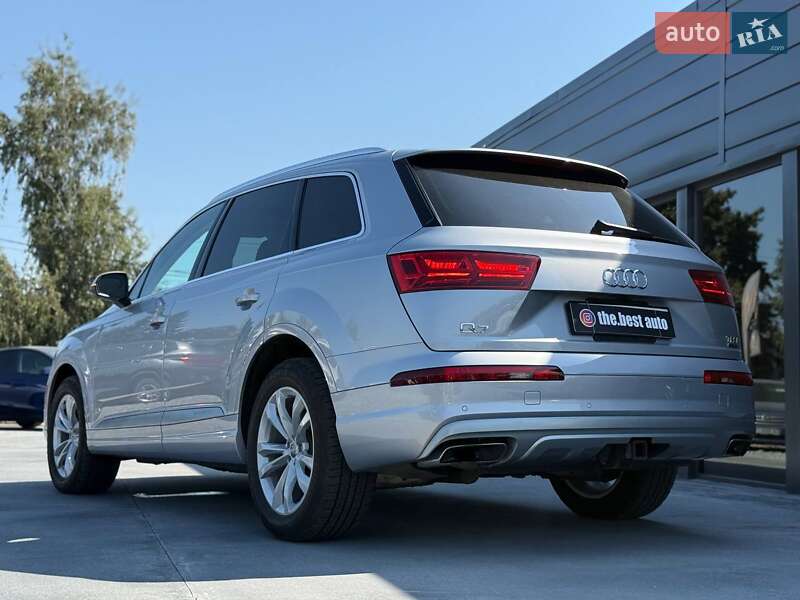 Внедорожник / Кроссовер Audi Q7 2017 в Ровно