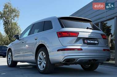 Внедорожник / Кроссовер Audi Q7 2017 в 