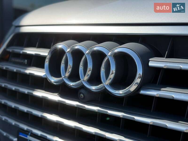 Внедорожник / Кроссовер Audi Q7 2017 в Ровно