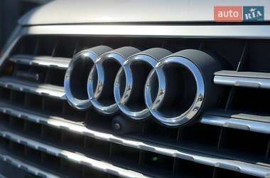 Внедорожник / Кроссовер Audi Q7 2017 в 