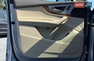 Внедорожник / Кроссовер Audi Q7 2017 в 