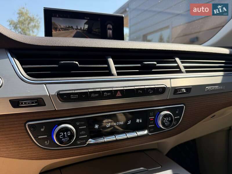 Внедорожник / Кроссовер Audi Q7 2017 в Ровно