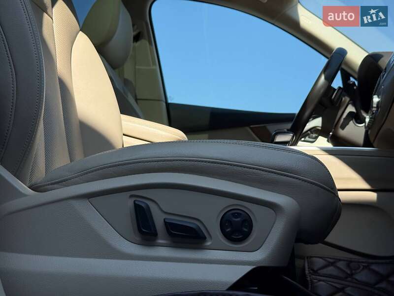 Внедорожник / Кроссовер Audi Q7 2017 в Ровно