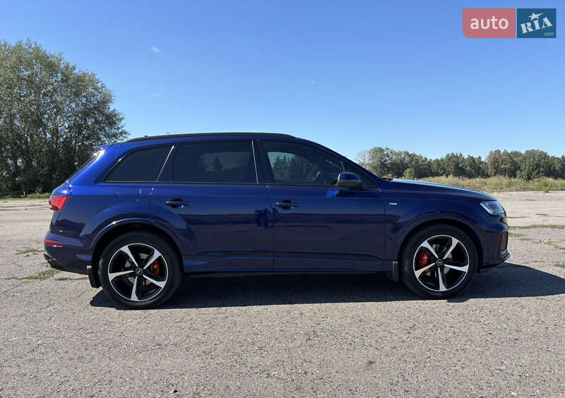 Позашляховик / Кросовер Audi Q7 2021 в Полтаві