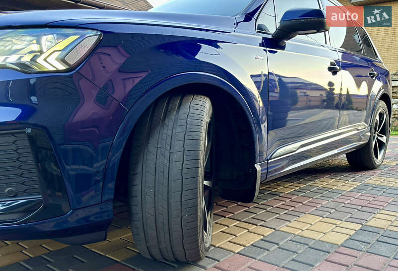 Позашляховик / Кросовер Audi Q7 2021 в Полтаві