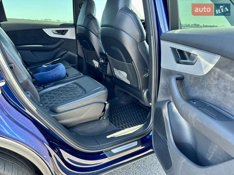 Позашляховик / Кросовер Audi Q7 2021 в Полтаві