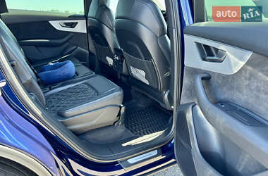 Позашляховик / Кросовер Audi Q7 2021 в 