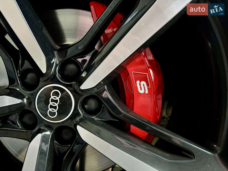 Позашляховик / Кросовер Audi Q7 2021 в Полтаві