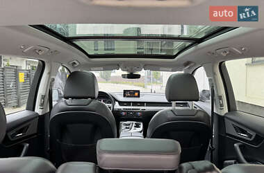 Позашляховик / Кросовер Audi Q7 2017 в 