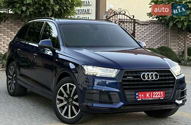 Позашляховик / Кросовер Audi Q7 2019 в 
