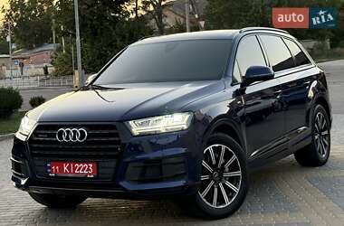 Позашляховик / Кросовер Audi Q7 2019 в 