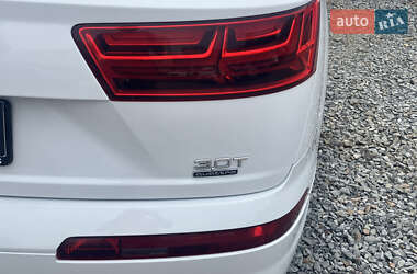 Внедорожник / Кроссовер Audi Q7 2016 в 