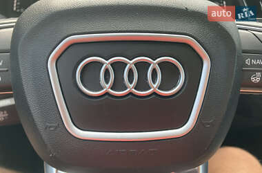 Внедорожник / Кроссовер Audi Q7 2016 в 