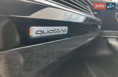 Внедорожник / Кроссовер Audi Q7 2016 в 