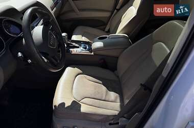 Позашляховик / Кросовер Audi Q7 2013 в 