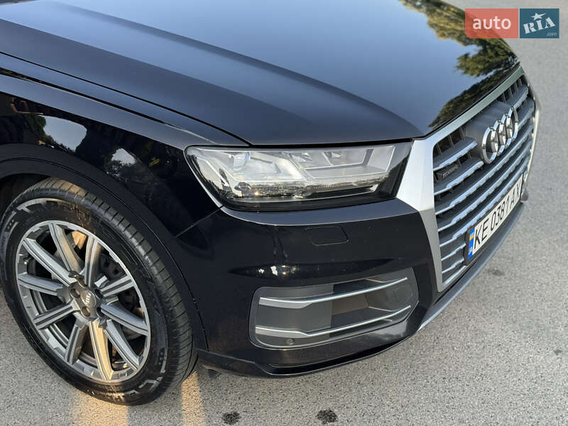 Внедорожник / Кроссовер Audi Q7 2015 в Днепре