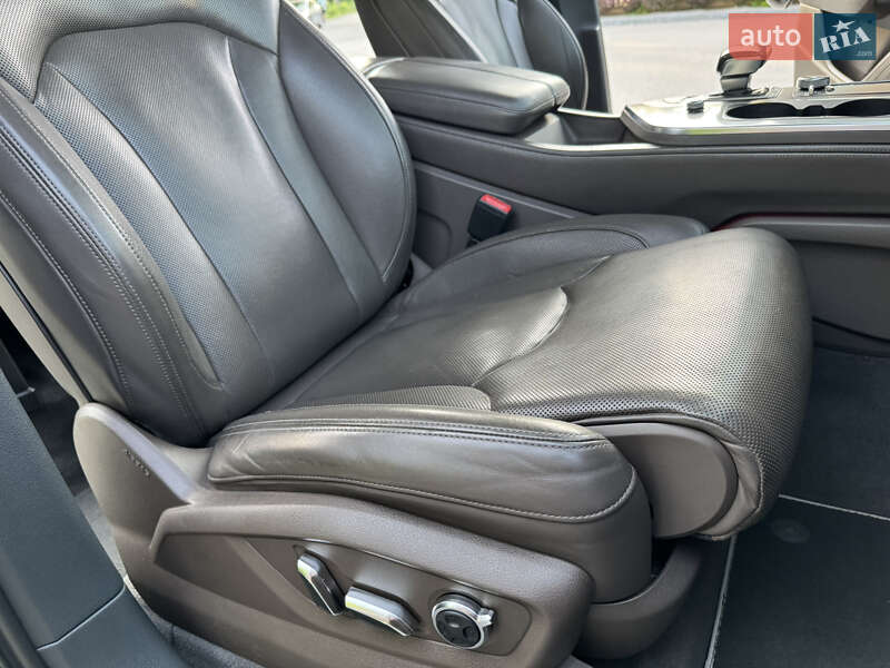 Внедорожник / Кроссовер Audi Q7 2015 в Днепре