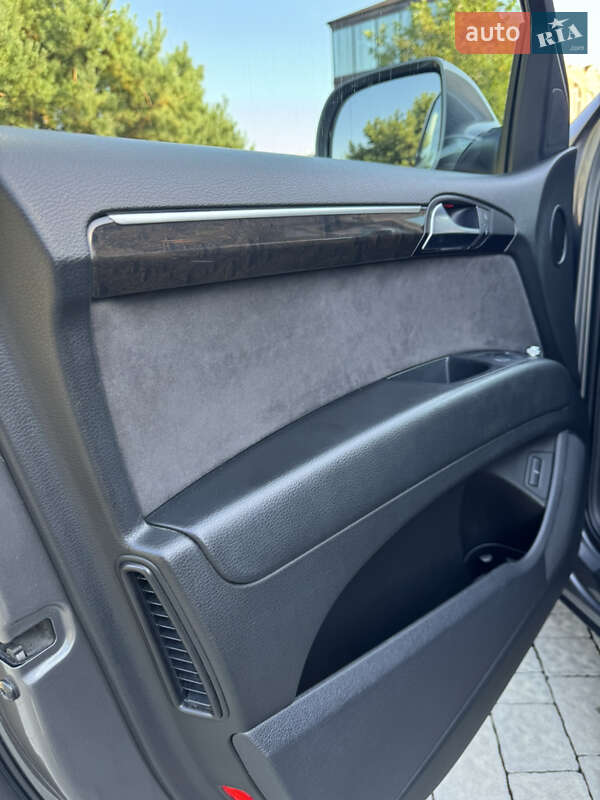 Позашляховик / Кросовер Audi Q7 2011 в Чернівцях фото 17 Позашляховик / Кросовер Audi Q7 2011 в Чернівцях