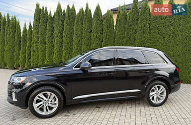 Позашляховик / Кросовер Audi Q7 2020 в 