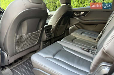 Позашляховик / Кросовер Audi Q7 2020 в 
