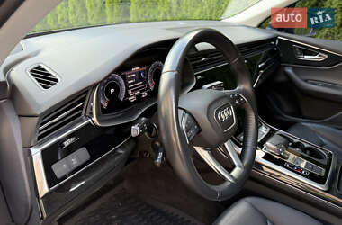 Позашляховик / Кросовер Audi Q7 2020 в 